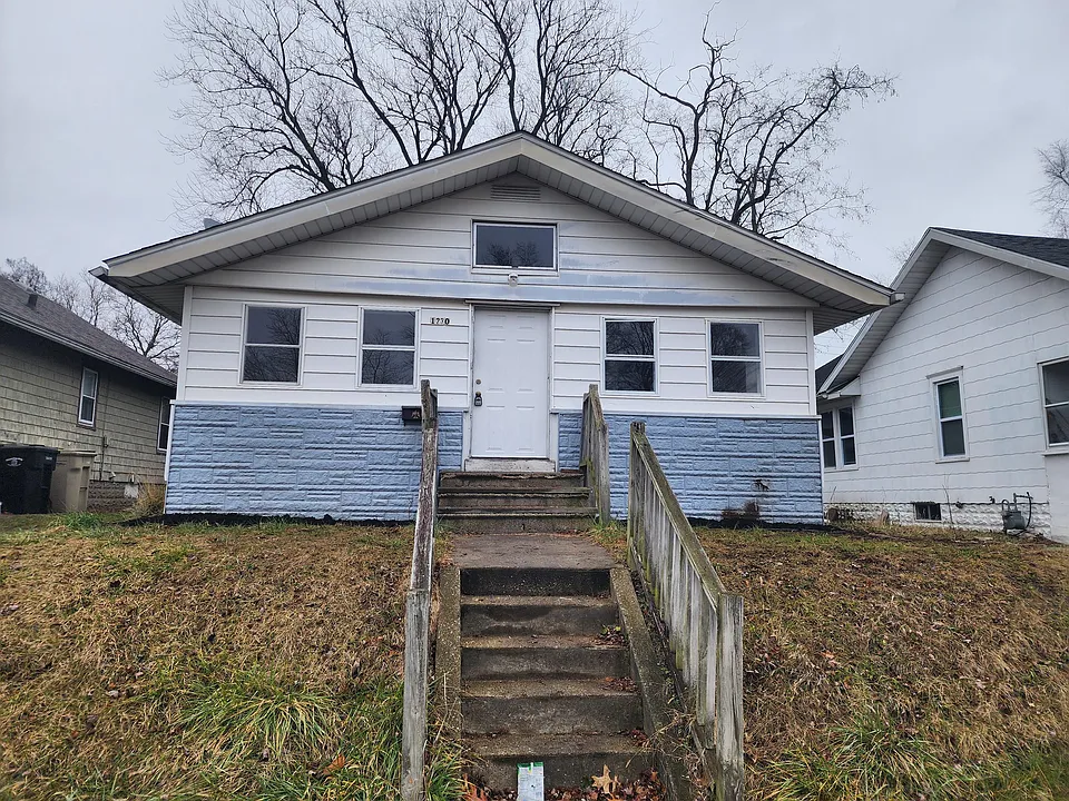 1230 S 29th St