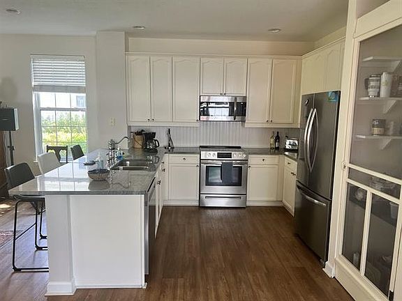 3rd image of 3767 Greyfield Dr