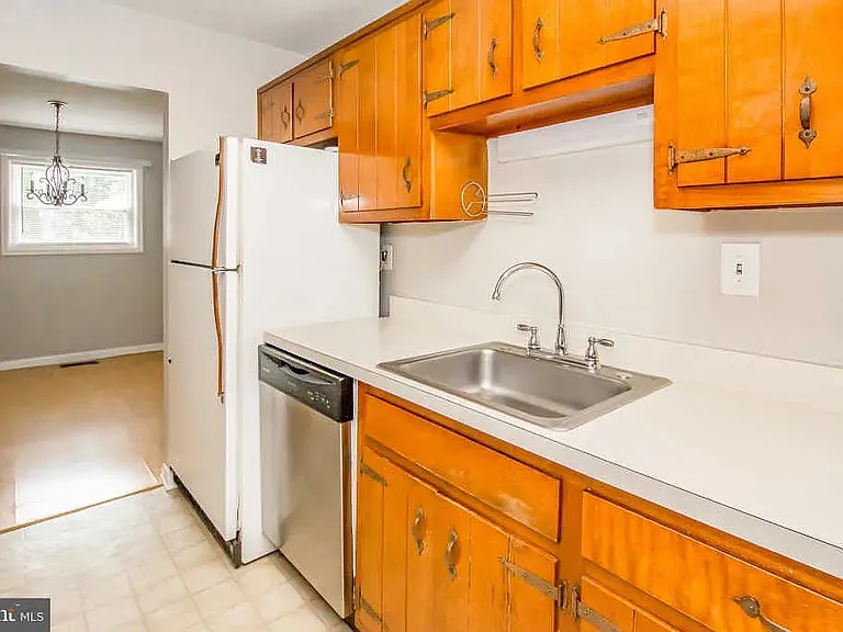 2 Warren Lodge Ct #A — Photo 7