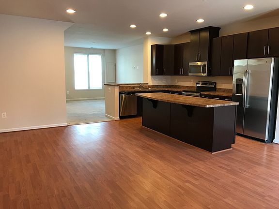 Eat-In Kitchen