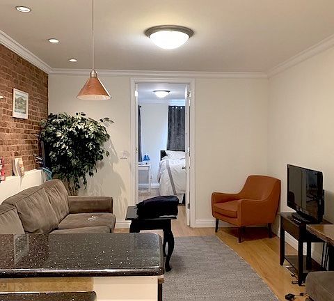 2nd image of 211 E 34th St #3C2