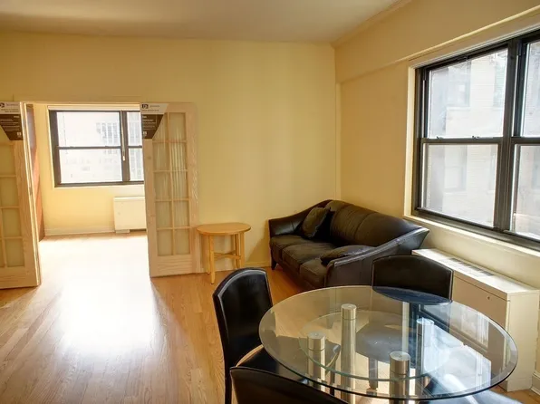 58 W 58th St APT 15F, New York, NY 10019