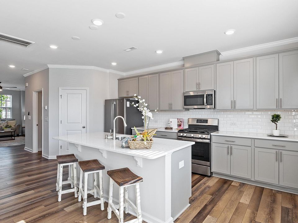 Huge kitchen - all appliances included