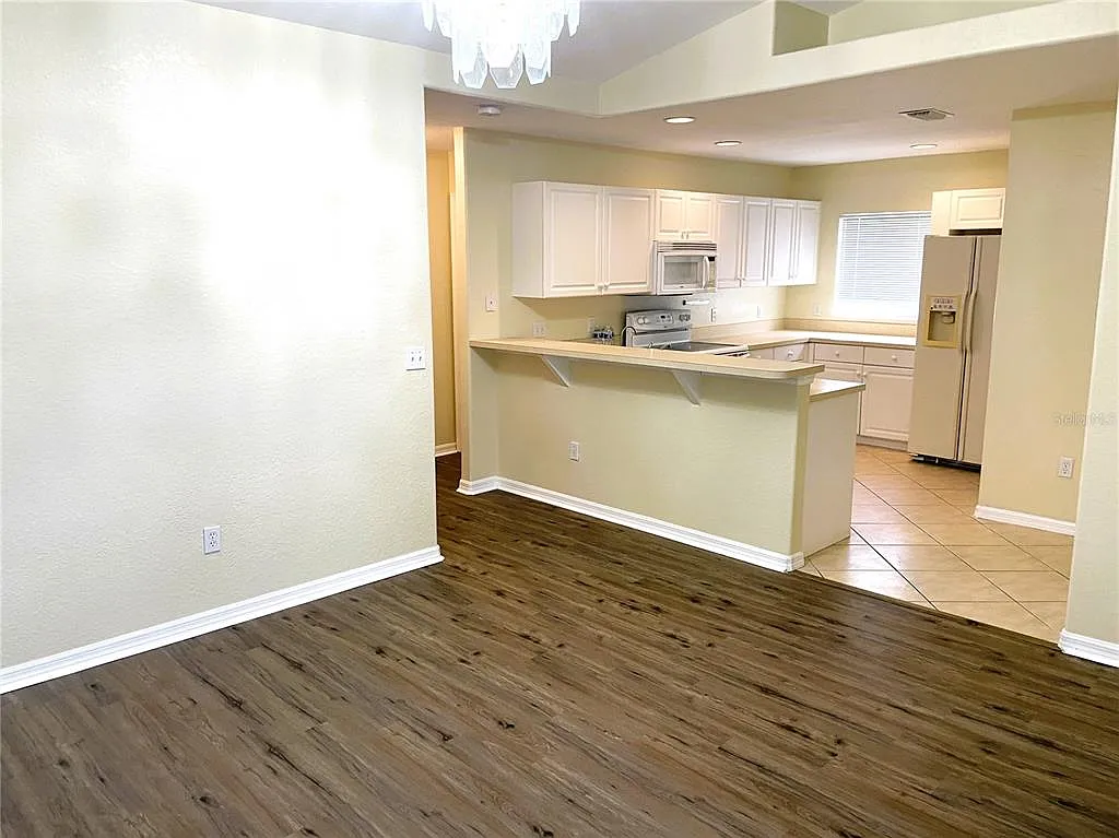 3 bed, 2.0 bath, 1562 sqft, $1,850 — Photo 4