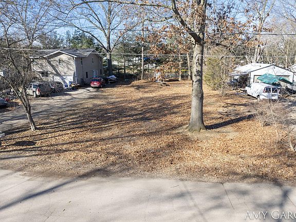 4th image of 4740 Princess Dr