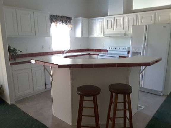 4th image of 155 Knoll Terrace Dr