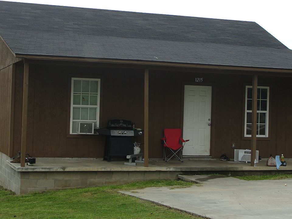 1st image of 1215 Powers St