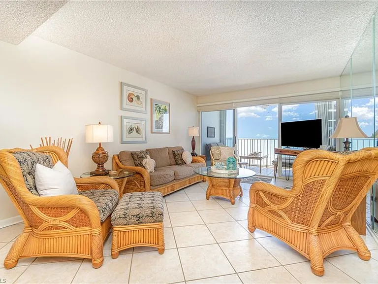 3443 Gulf Shore Blvd N #609 — Photo 2