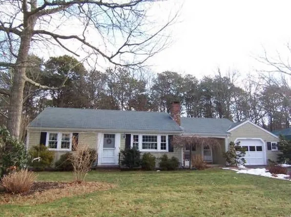 100 Diane Ave, South Yarmouth, MA 02664
