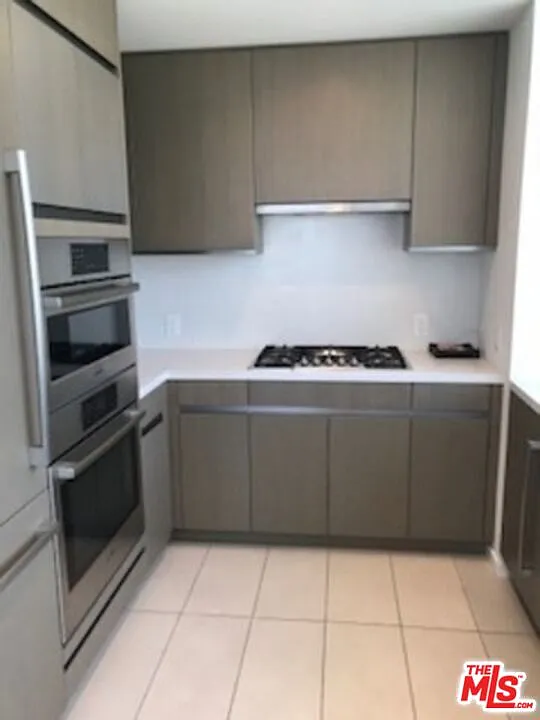 2 bed, 2.0 bath, 1290 sqft, $4,780 — Photo 3