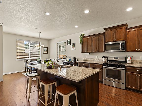 4th image of 7406 NE 33rd Ave