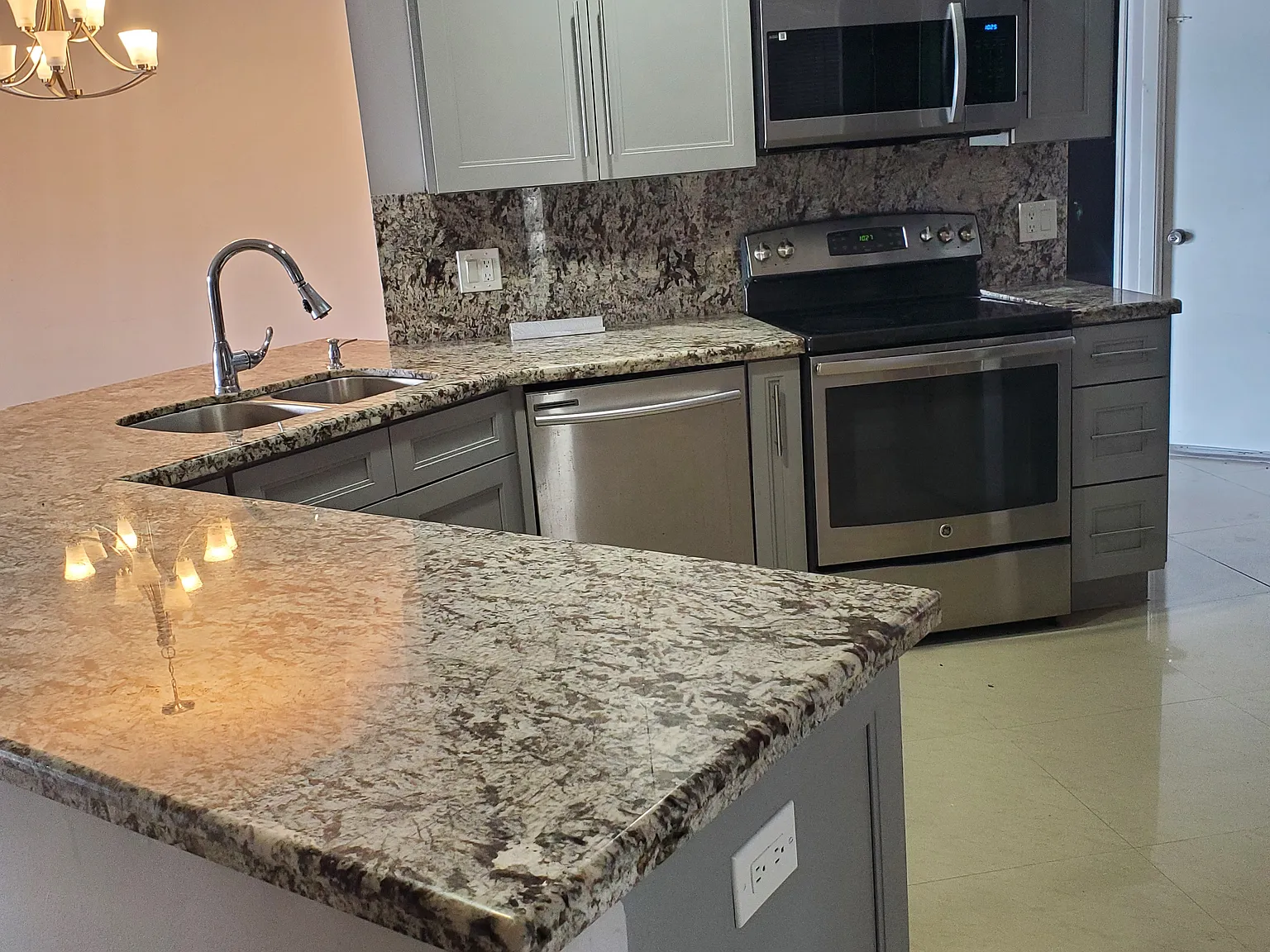 3 bed, 1760 sqft, $3,499 — Photo 4