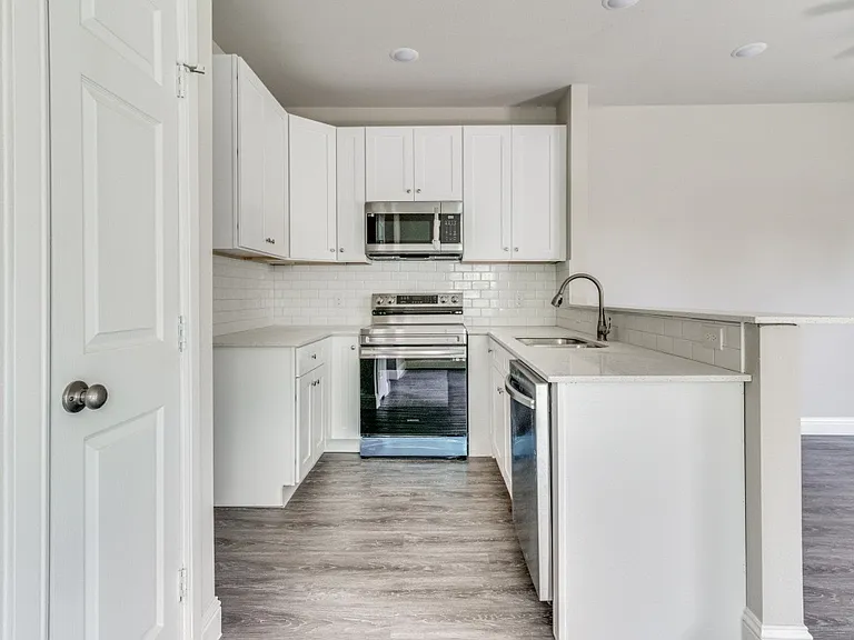 811 W Coffin St — Photo 3