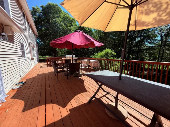 59 Middle Dunstable Rd, Nashua, NH 03062