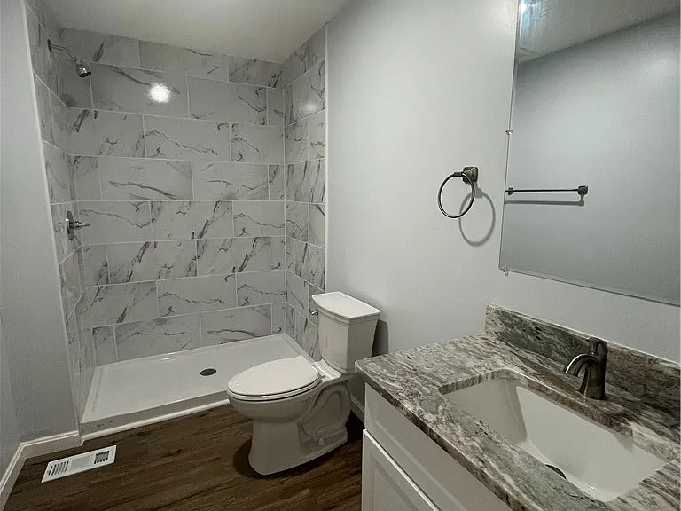 1252 Jefferson St — Photo 7
