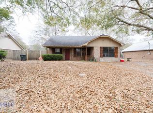 808 Hidden Hollow Cir, Hinesville, GA 31313