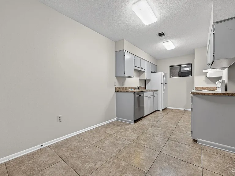 700 Palm Blvd N #D — Photo 13