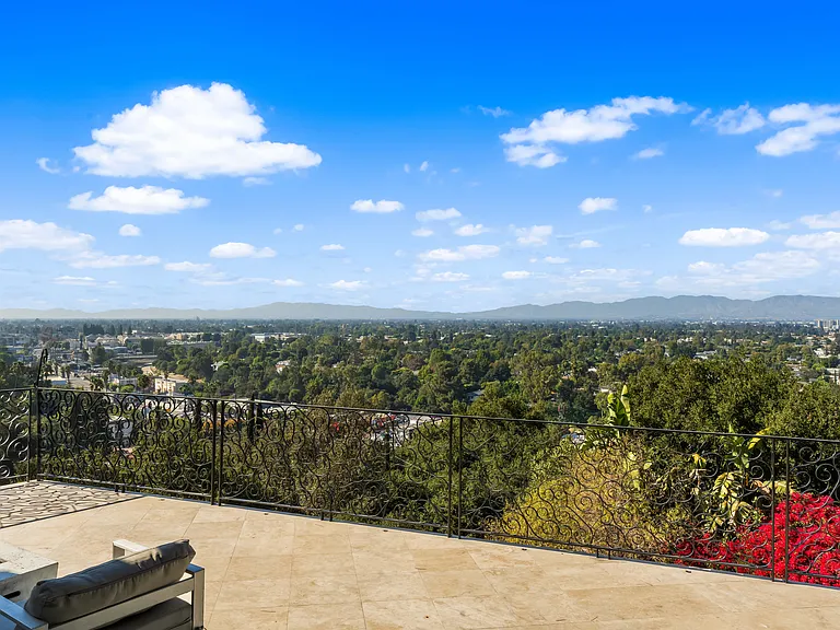 3782 Berry Dr — Photo 10