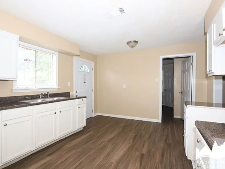 158 Pickett Rd — Photo 11