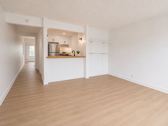 3rd image of 2912 12th Ave SW #1