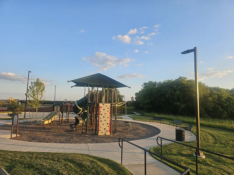 1200 Lancaster Dr — Photo 8