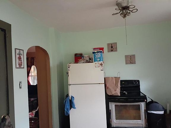 2nd image of 1362 Park Ave E