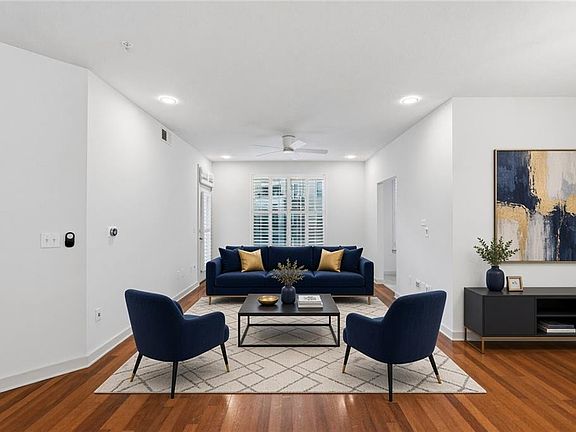 4th image of 390 17th St NW Unit 4052
