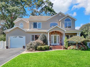 1456 Pine Acres Blvd, Bay Shore, NY 11706