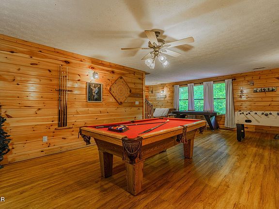 4th image of 937 Ski Mountain Rd