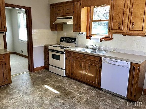 5th image of 1305 Dover Pl