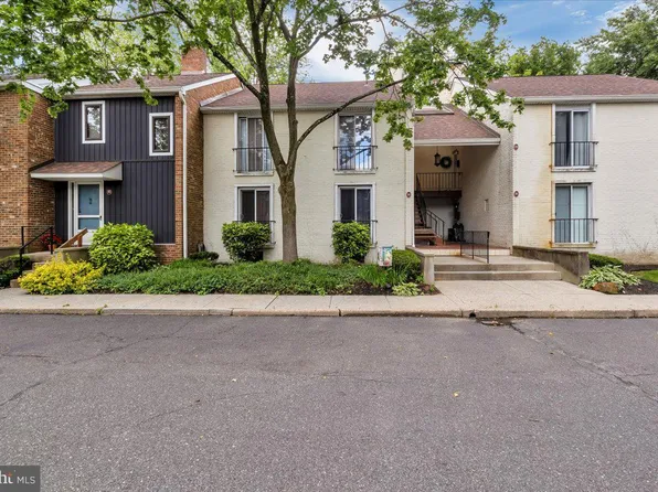18 S Close, Moorestown, NJ 08057