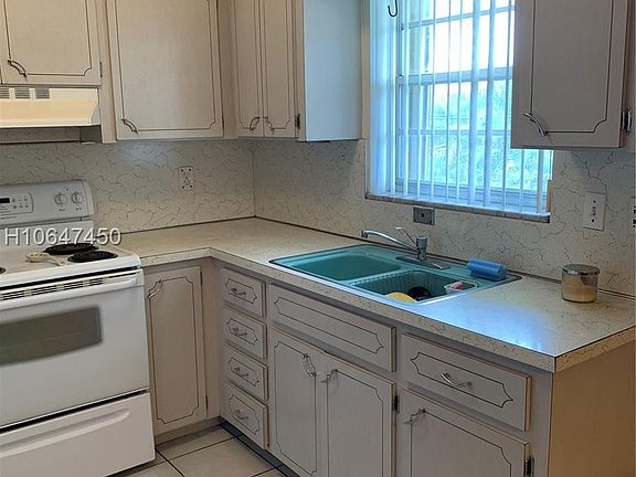 2nd image of 5400 Hollywood Blvd APT 11