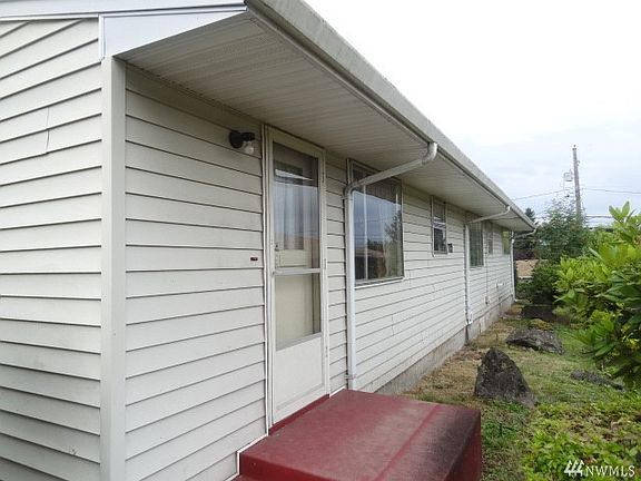 3rd image of 1615 S 74th St