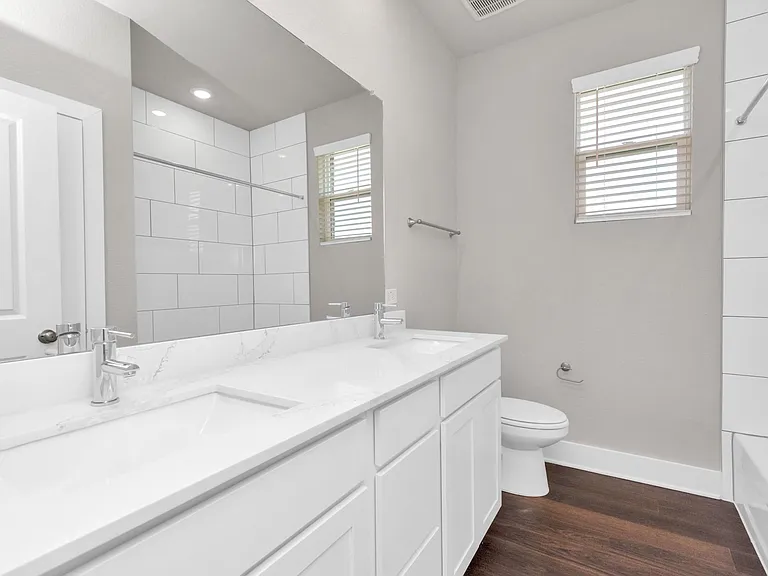 10502 Moon Valley Ln — Photo 14