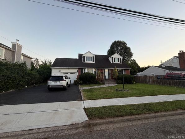 18 Alexander Ave