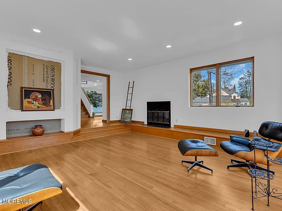 3rd image of 608 Rankin Road