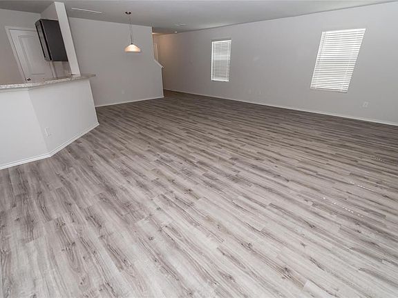 4th image of 18627 Parma Creek Trl
