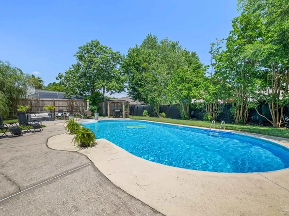 3900 E Tiger Point Blvd, Gulf Breeze, FL 32563
