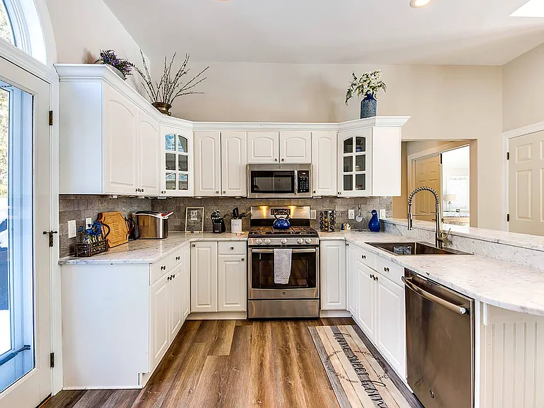 16 Woodedge Cir — Photo 9