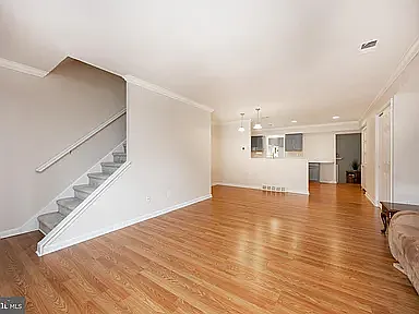 122 Kelmar Ave — Photo 5