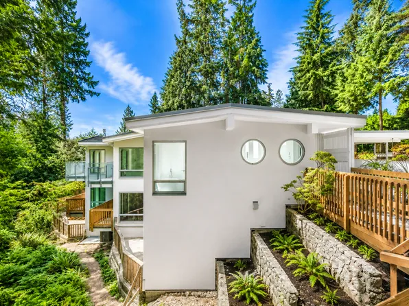 1 Highland Dr, West Vancouver, BC V7S 2H4
