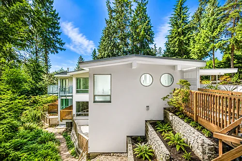 1 Highland Dr Photo 1