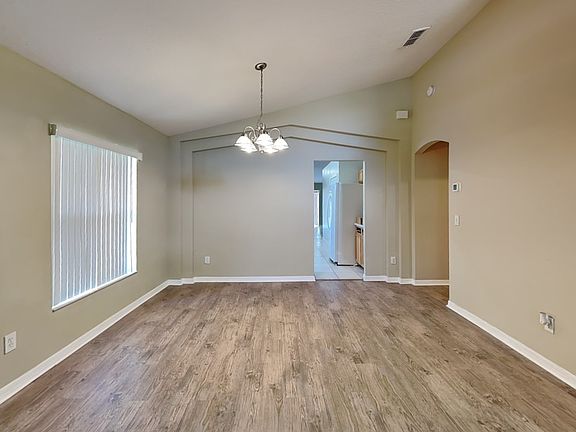 5th image of 3042 Eagle Crossing Dr