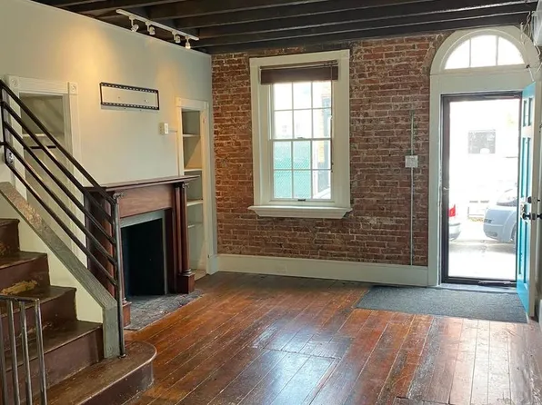 116 Titan St, Philadelphia, PA 19147