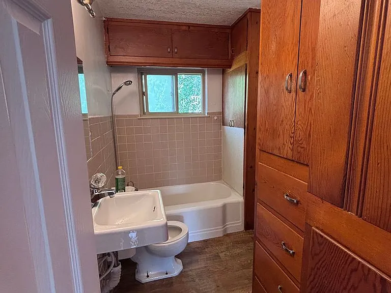 629 S Reno Ave — Photo 10