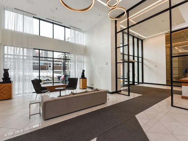 255 Bay St — Photo 11