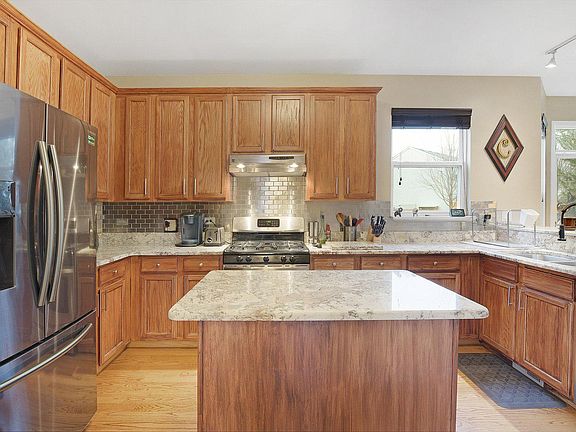5th image of 3820 Saratoga Dr