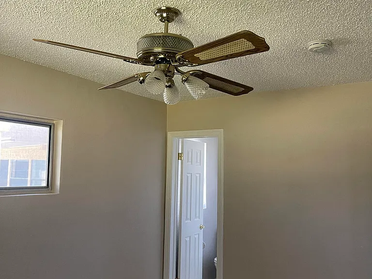 252 Trinity Pl — Photo 9