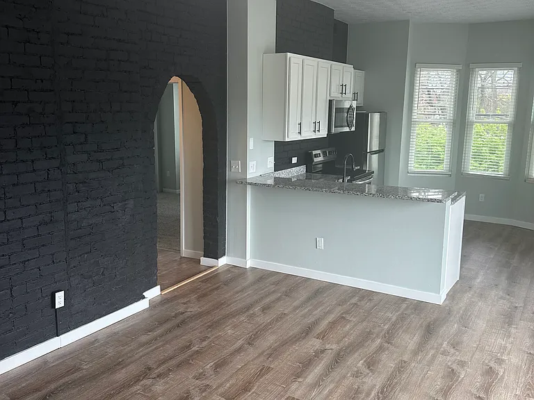 2219 Kenton St #A — Photo 25