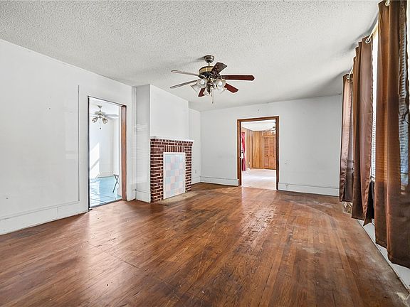5th image of 303 Pine St